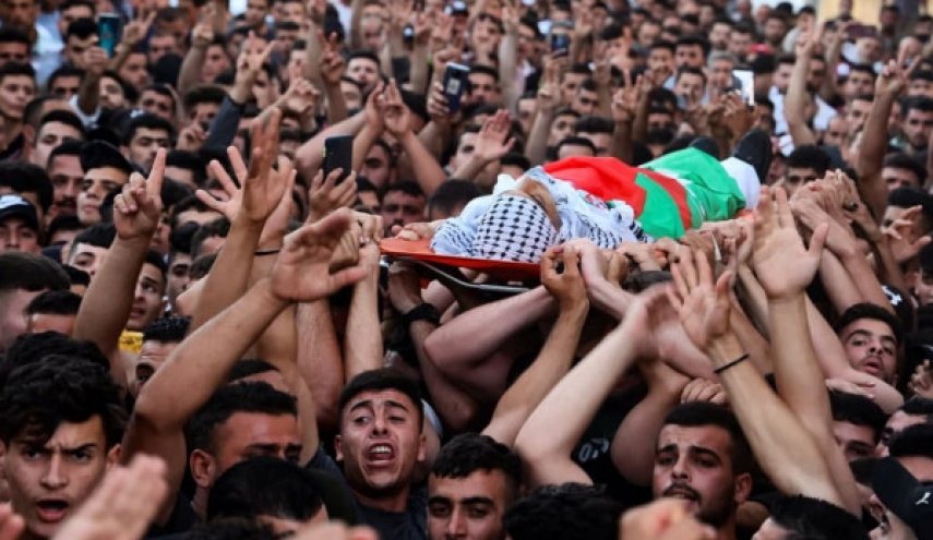 حماس تدعو لمواصلة المقاومة ونابلس تشيّع جثمان شهيدها