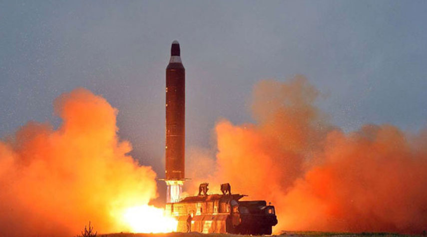 كوريا الشمالية تطلق صاروخ قصير المدى بمنطقة الساحل الشرقي للبلاد
