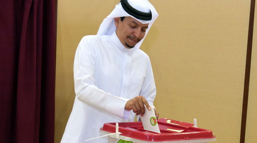 القطريون يصوتون في أول انتخابات لمجلس الشورى