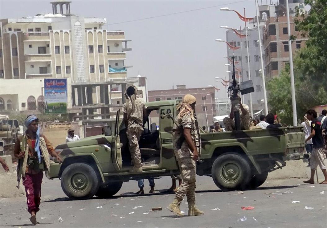 اشتباكات في عدن وسقوط 19 قتيلا وجريحا