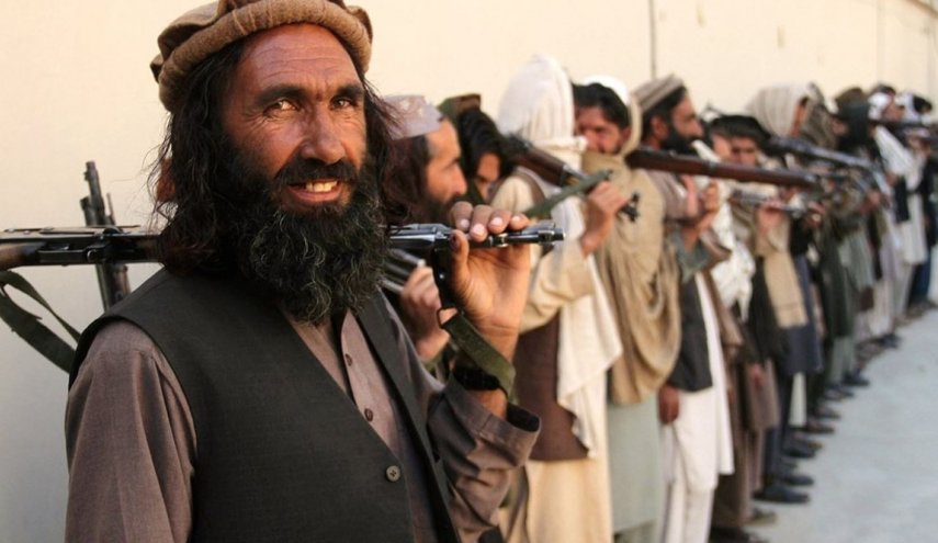 طالبان ترسل كتيبة انتحارية الى حدود أفغانستان