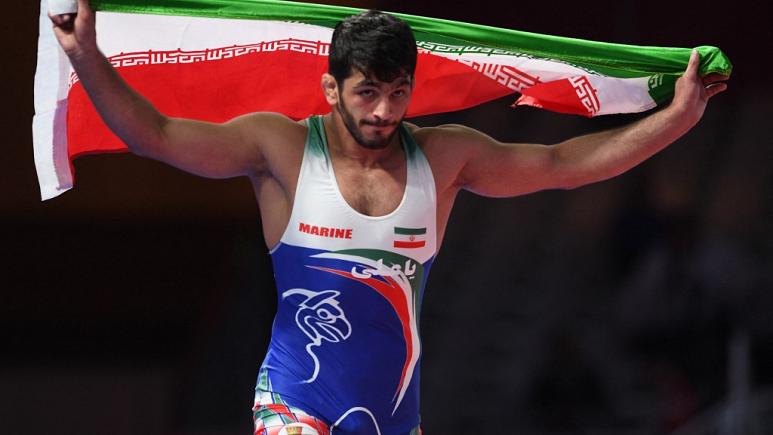الإيراني "حسن يزداني" بطلا للعالم بالمصارعة الحرة