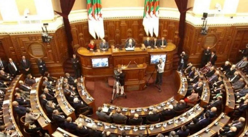 برلمانيون جزائريون يطلقون مبادرة لـتجريم الاستعمار الفرنسي