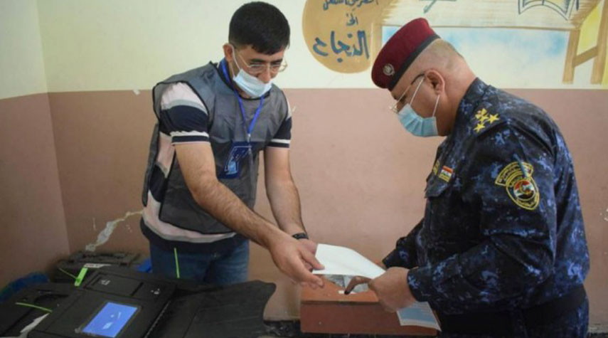 العراق... تحذير من تكرار خروقات الاقتراع الخاص في التصويت