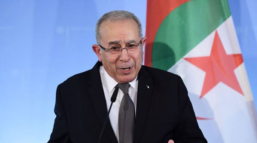 لعمامرة يدعو لإرساء دبلوماسية يقظة واستباقية في الجزائر