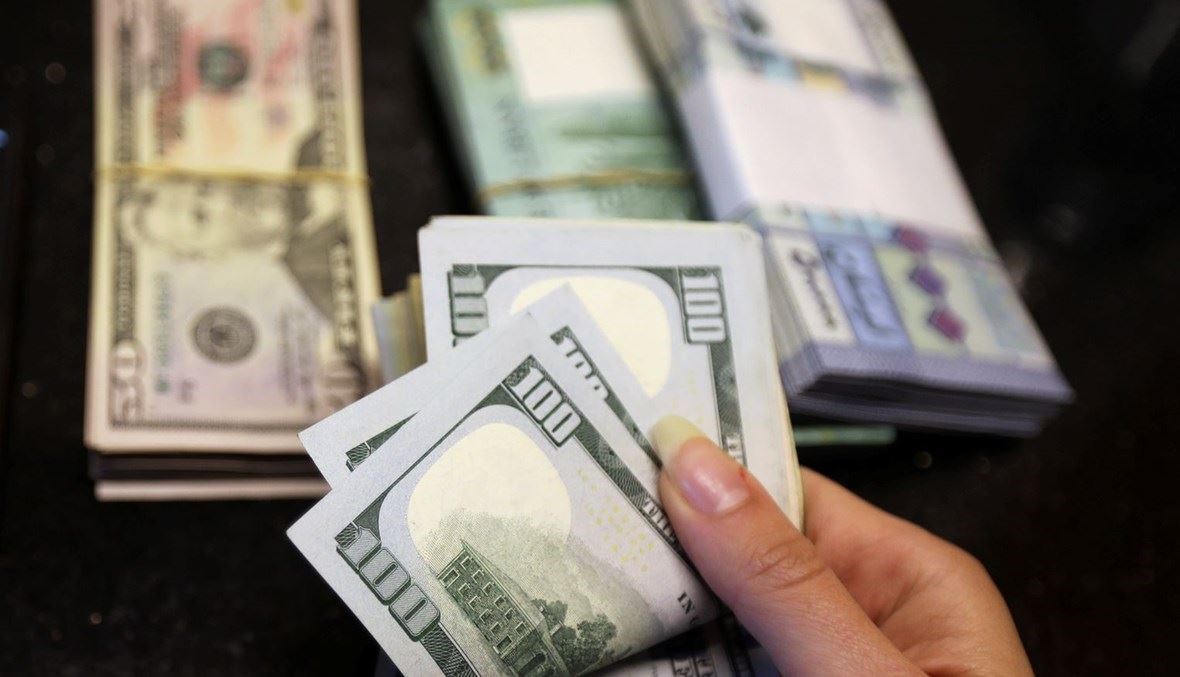 الليرة اللبنانية تسجل سقوطا جديدا أمام الدولار