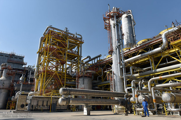 قطاع  البتروكيماويات الإيراني يسجل نموا بنسبة 8 %  