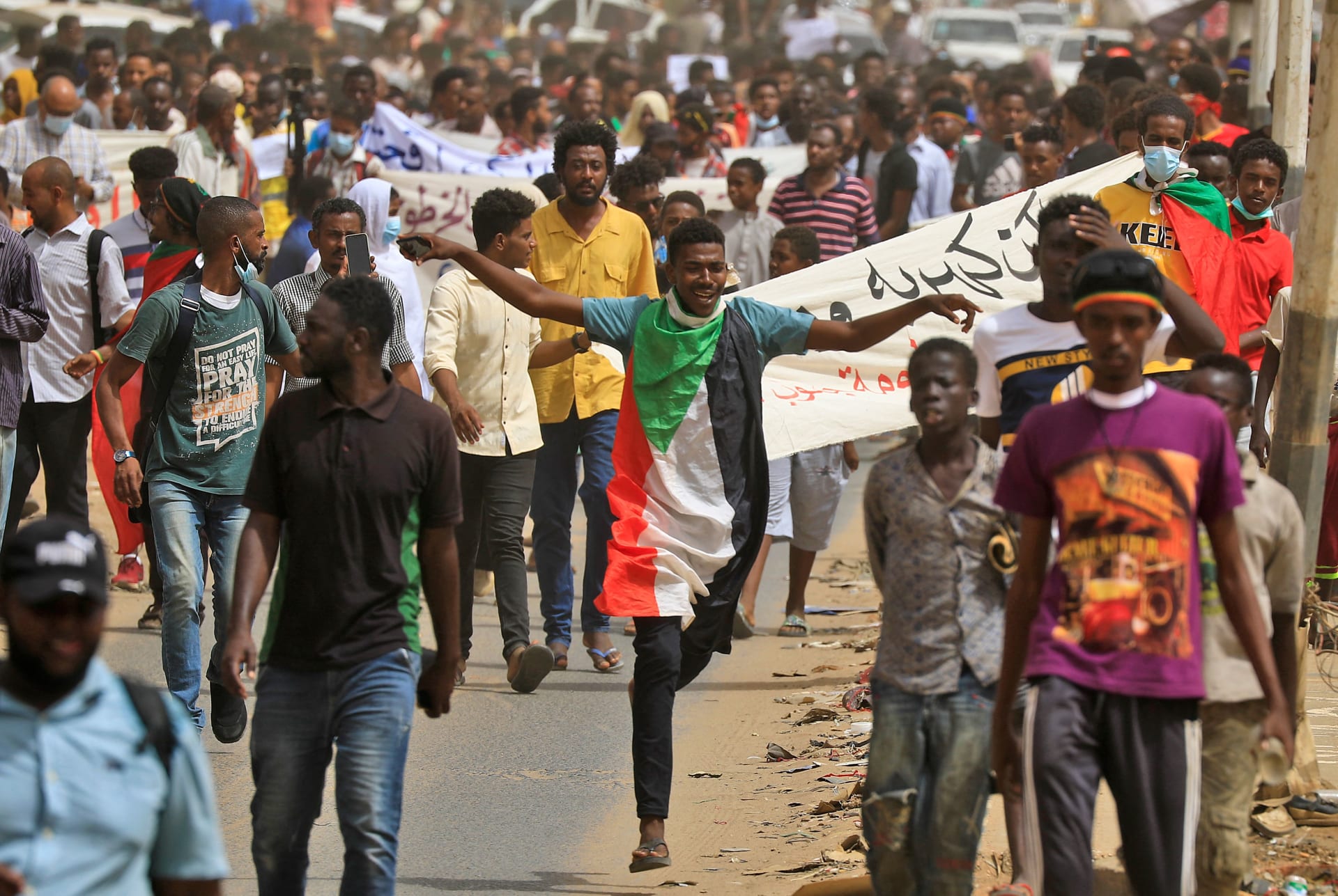 مسيرات مليونية في السودان تطالب بالتحول المدني