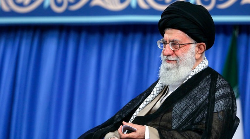 قائد الثورة الإسلامية يستقبل ضيوف مؤتمر الوحدة الإسلامية الدولي