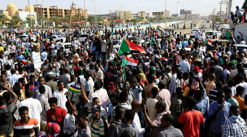 تجمع المهنيين السودانيين يطالب بالخروج للشوارع ونشر المقاومة السلمية