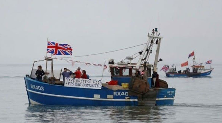فرنسا تحذر بريطانيا إثر تصاعد أزمة الصيد بين البلدين