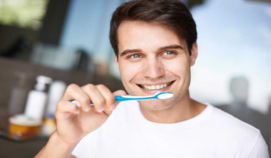 هل يكفي تنظيف أسنانك لمدة دقيقتين في كل مرة؟ 
