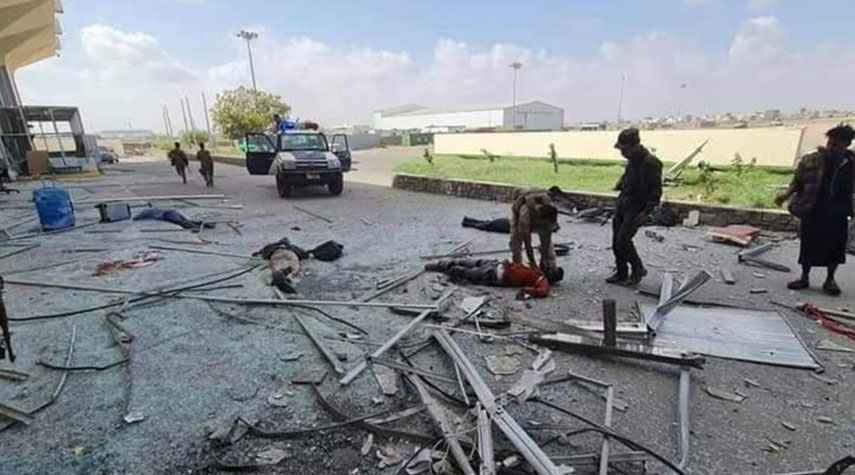 12 قتيلاً بانفجار استهدف مطار عدن في اليمن