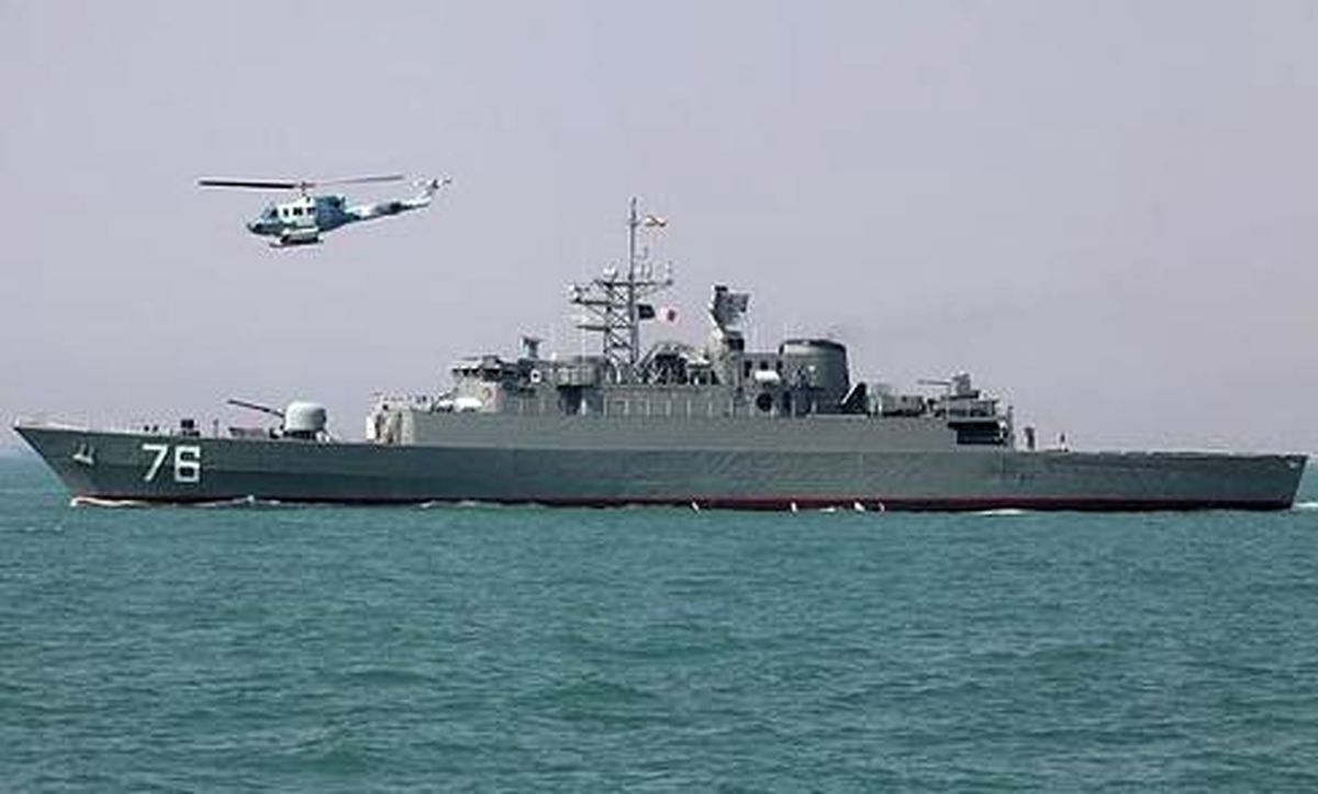 السلاح البحري الايراني يحبط هجوماً للقراصنة