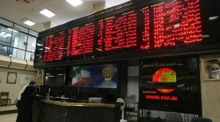 مؤشر بورصة طهران يغلق فوق 1.376 مليون نقطة