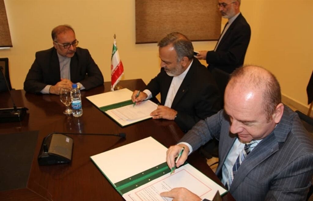توقيع مذكرة تفاهم بين إيران وسوريا لاستئناف إيفاد الزوار