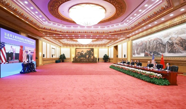 الرئيس الصيني يحذّر بايدن ويعتبر تدخله في تايوان "لعب بالنار"