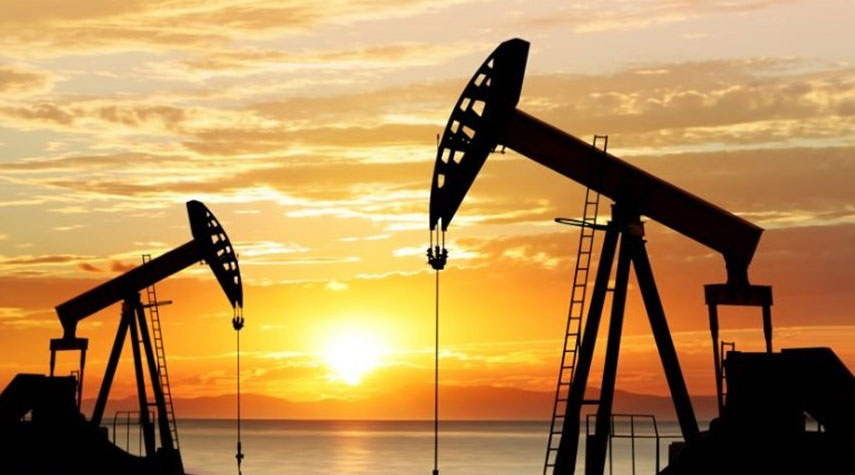 تراجع اسعار النفط مع ازدياد توقعات السحب من الاحتياطيات الأمريكية