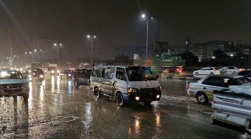 إعلان حالة الطوارئ في القاهرة والجيزة بسبب الأمطار