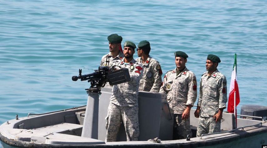 توقيف سفينة في مياه الخليج الفارسي تحمل وقوداً مهرباً