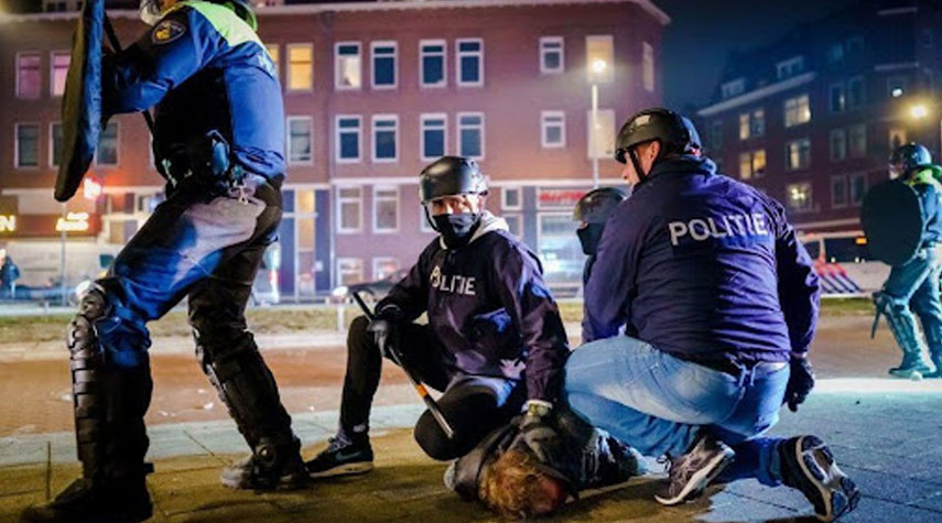 هولندا: جرحى برصاص الشرطة خلال تظاهرة ضد إجراءات كوفيد