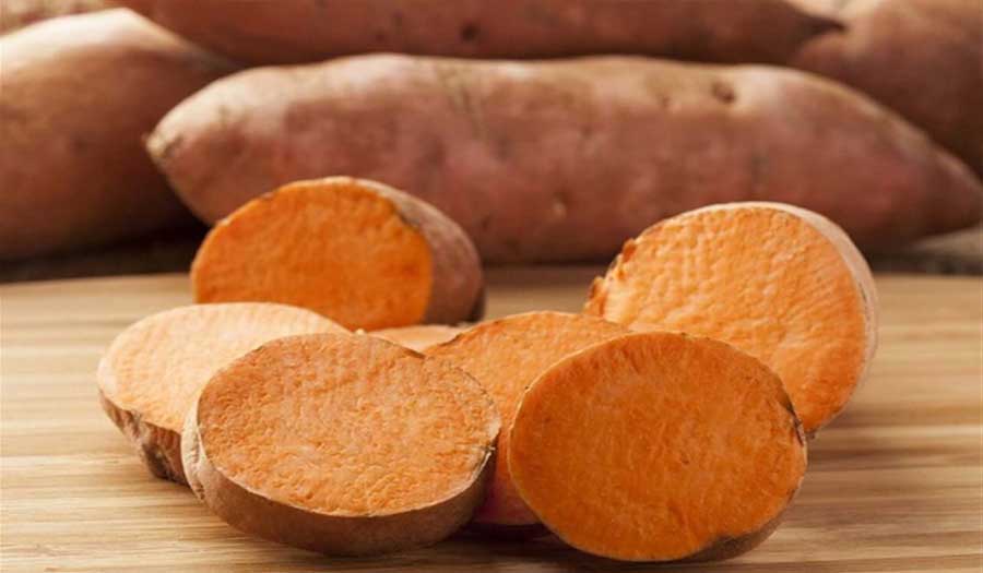 ماذا يحدث لجسمك اذا تناولت البطاطا الحلوة يوميا؟