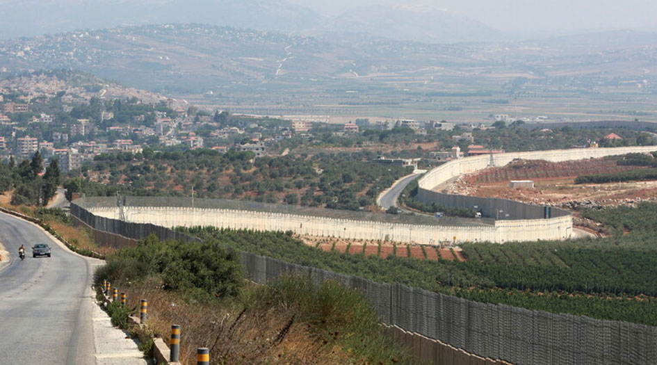 الجيش الصهيوني يضع سياجا معدنيا على حدود لبنان الجنوبية