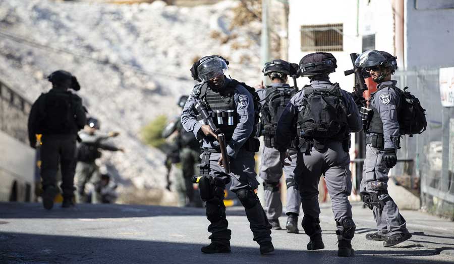 اشتباكات بين قوات الاحتلال وفلسطينيين في القدس 