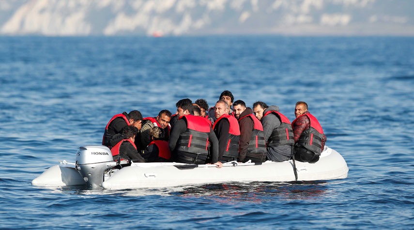 وفاة 31 مهاجرا في بحر المانش بين فرنسا وبريطانيا