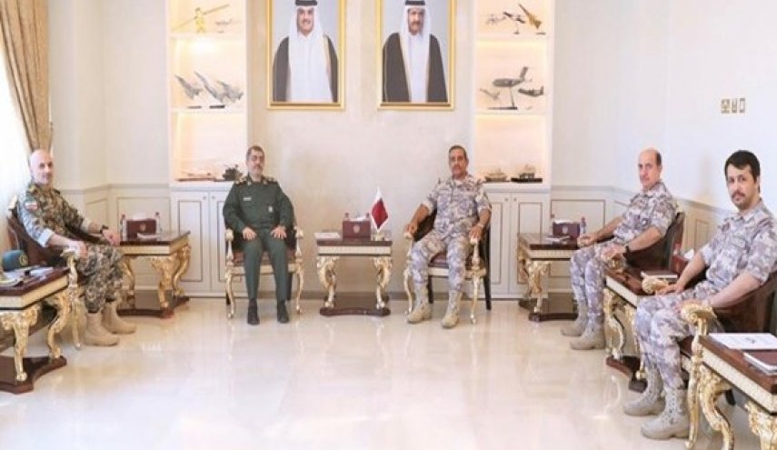 الملحق العسكري الإيراني يلتقي رئيس الاركان القطري