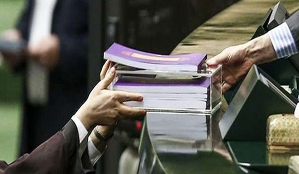 الحكومة الايرانية تسلم البرلمان مشروع الموازنة العامة الجديدة الأسبوع المقبل