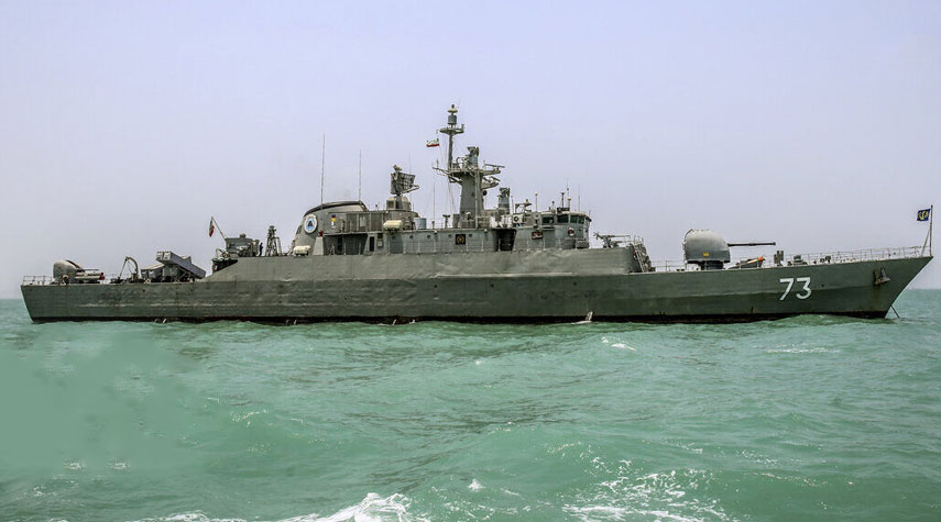 انضمام مدمرة ألوند وأربع غواصات إلى أسطول القوة البحرية للجيش الإيراني