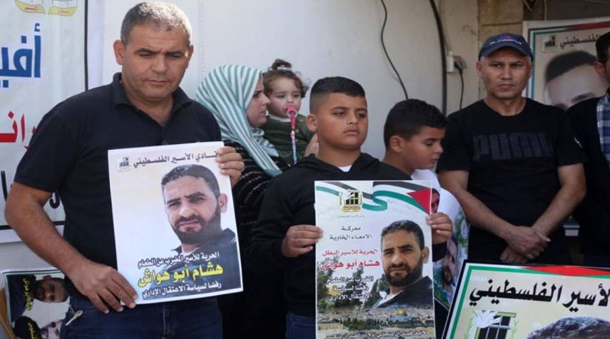 الأسير الفلسطيني "أبو هواش" يواصل إضرابه عن الطعام بسجون الإحتلال