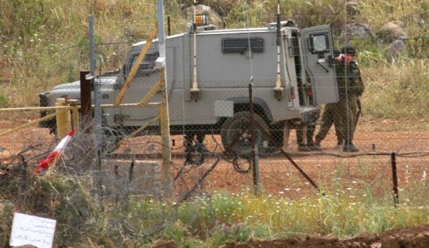 قوة مشاة صهيونية تجتاز البوابة الحديدية في جنوب لبنان