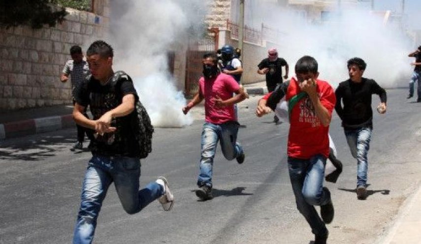 قوات الاحتلال تقتحم مدرسة شرق بيت لحم واصابة العشرات