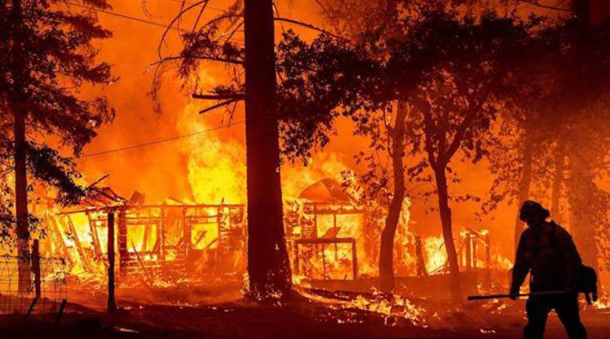 اميركا... النيران تجتاح ولاية كولورادو واحتراق مئات البيوت