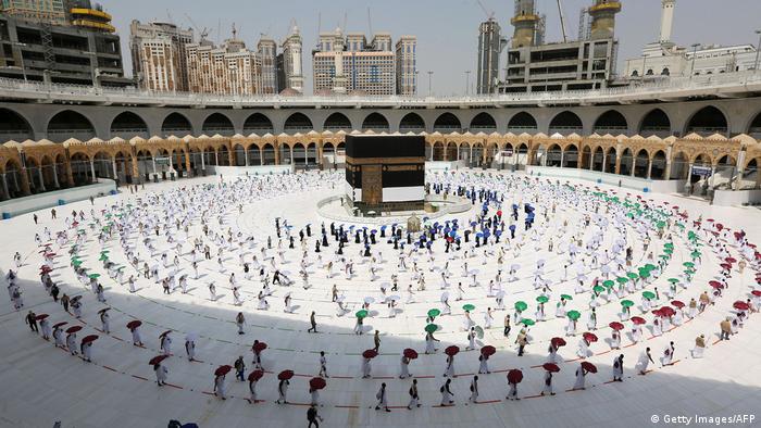 السعودية تصدر قرارا جديدا بشأن دخول المعتمرين والحجاج