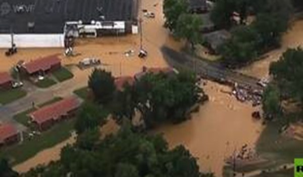 إخلاء 5 قرى في جنوب ايران بسبب الفيضانات