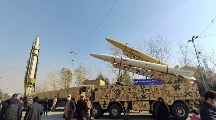 طهران.. عرض نماذج من الصواريخ التي قصفت الأمريكيين في عين الأسد