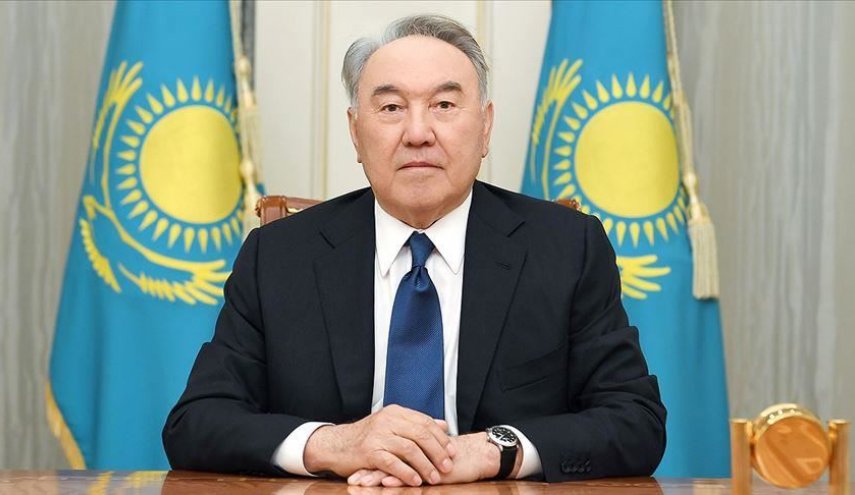 رئيس كازاخستان السابق يتخلى عن منصبه طواعية