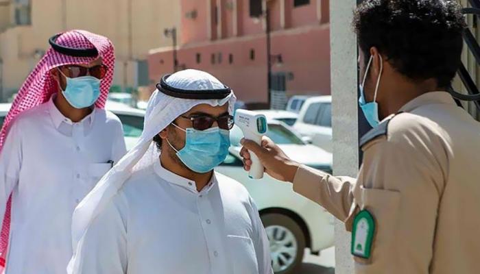 دولة عربية ترصد قفزة قياسية في إصابات كورونا اليومية