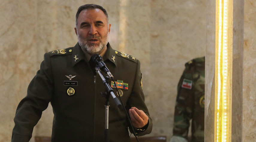 قائد القوّات البرية في الجيش الإيراني: جعلنا معداتنا أكثر ذكاءً