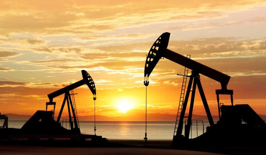 النفط يلامس القمة منذ 2014