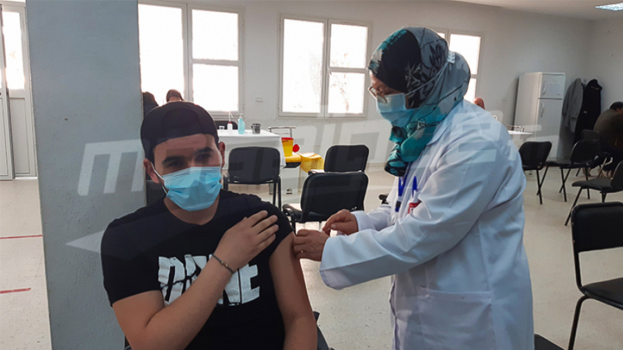 ايران تستهدف تطعيم 8 ملايين طفل تحت 12 عاما ضد كورونا