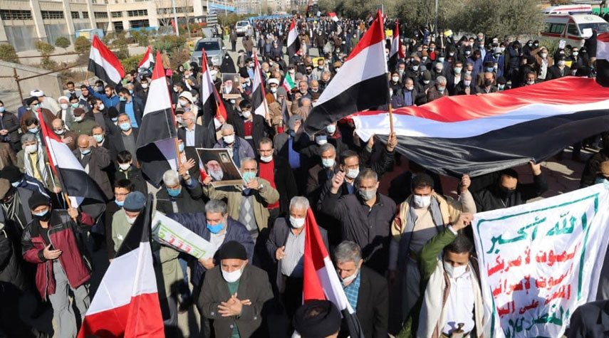 مسيرات شعبية بطهران تندد بتحالف العدوان السعودي ضد اليمن