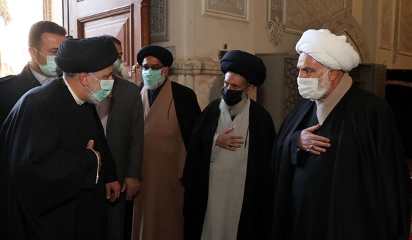 الرئيس الإيراني يحضر مراسم تأبين المرجع الراحل الكلبايكاني