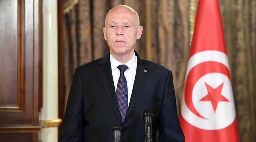 الرئيس التونسي يقرر حل المجلس الأعلى للقضاء