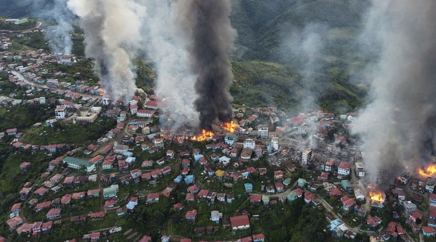 قوات الأمن في ميانمار تحرق مئات المنازل في أحد معاقل المعارضة