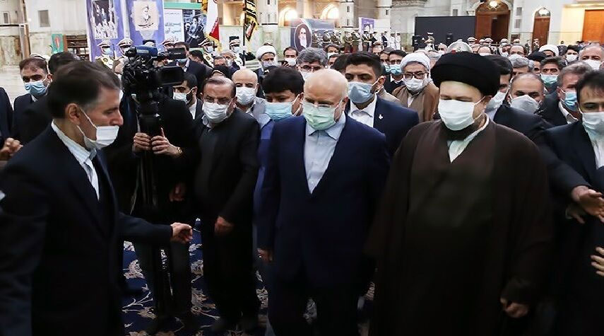 رئيس ونواب مجلس الشورى الإسلامي يجددون العهد مع مبادئ مؤسس الثورة الإسلامية