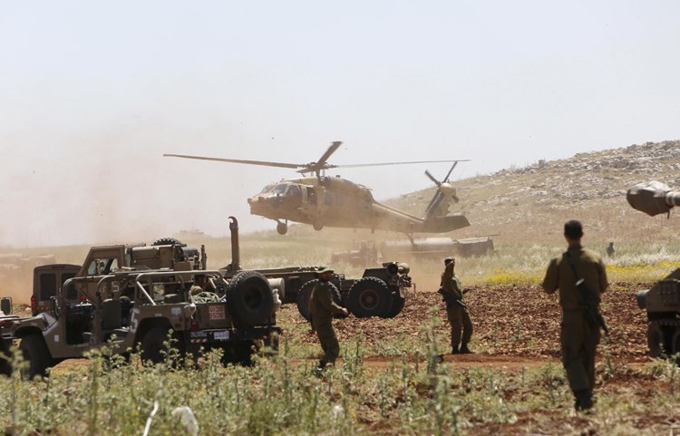 جيش الاحتلال الصهيوني يقوم بمناورة عسكرية مفاجئة على حدود غزة